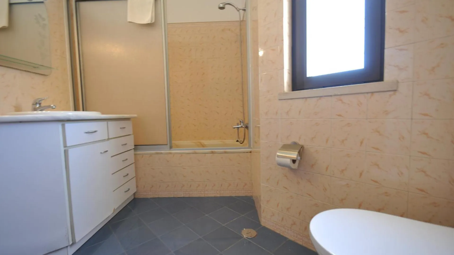 Private pool villa walking distance to the centre Loulé