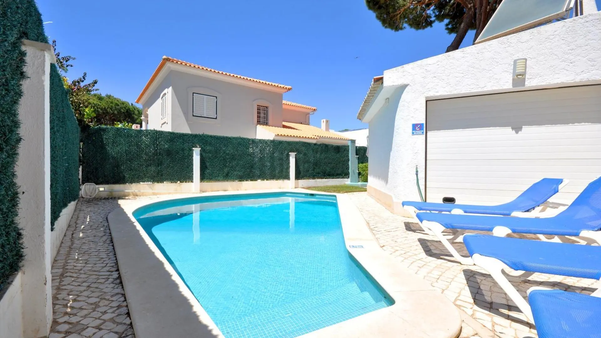 Private Pool Villa Walking Distance To The Centre Loule