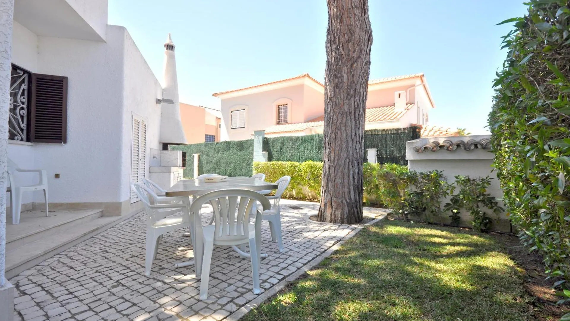 Private pool villa walking distance to the centre Loulé 0*,  Portogallo