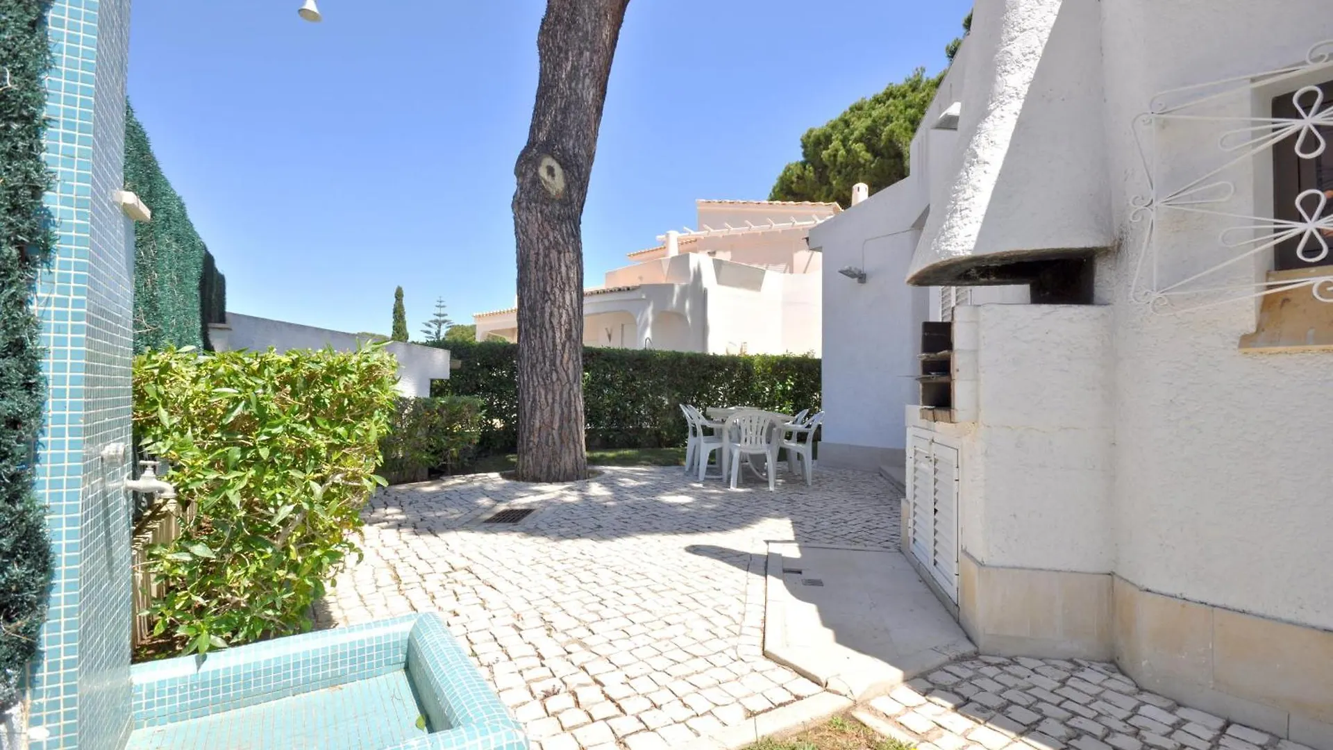 Private pool villa walking distance to the centre Loulé